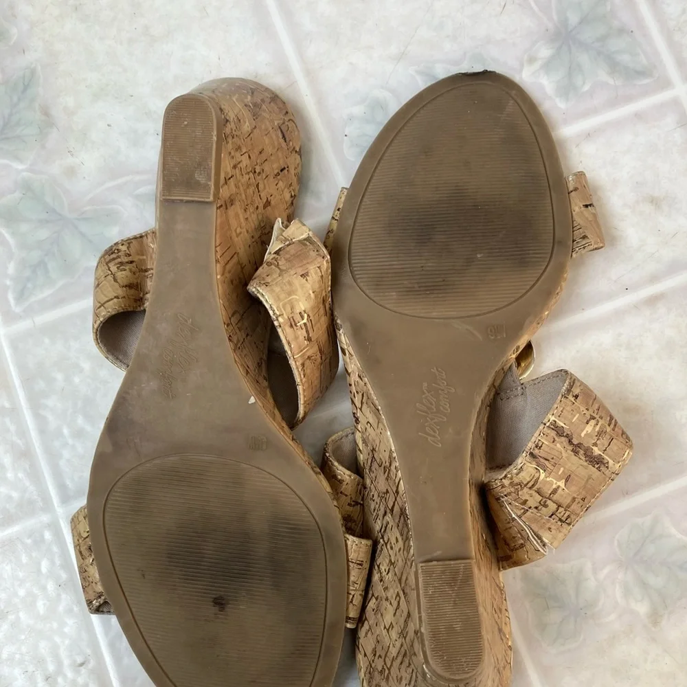 Dexflex gold coin embellished wedge slide sandals 9.5‎ wide